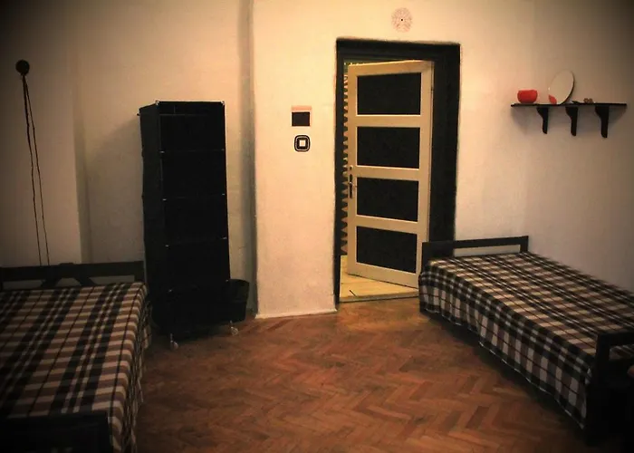 Quintuple Room
